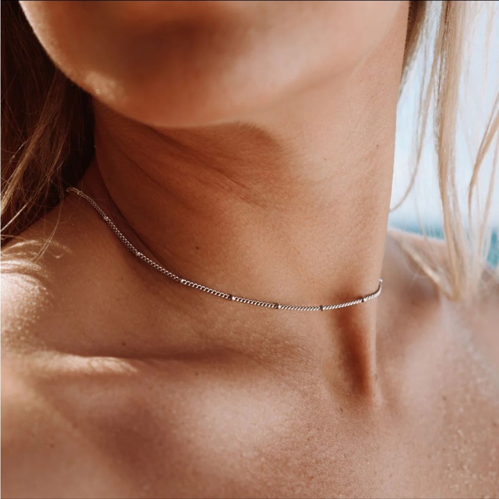 “capri” small ball choker